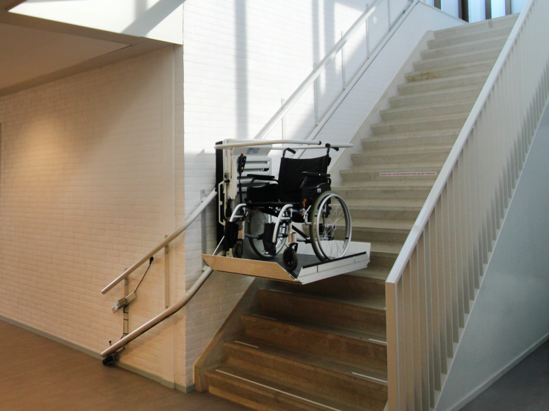 RolstoelliftStairLine_01.png