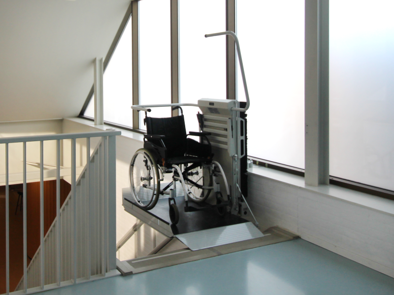 RolstoelliftStairLine_02.png